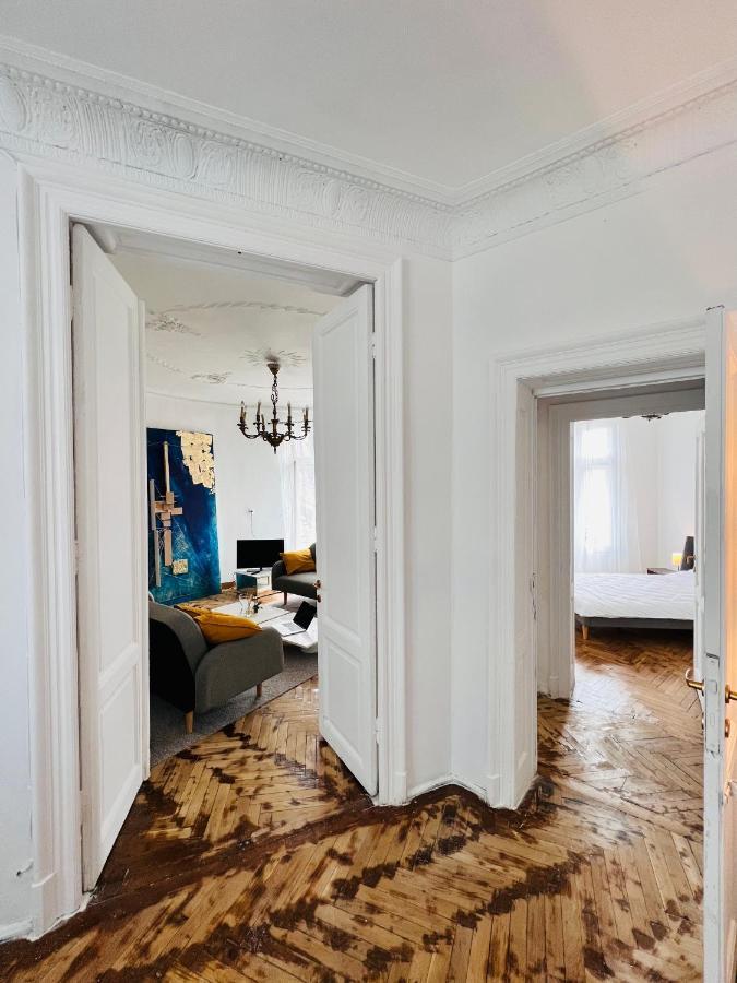 בוקרשט Sada Art Gallery Apartment מראה חיצוני תמונה